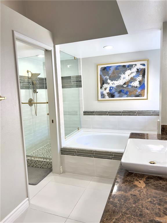 Building Photo - 24725 Cll Serranona