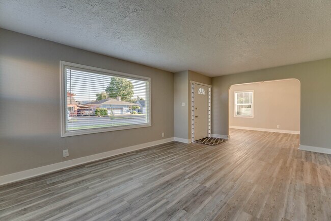 Foto del edificio - 2908 Hemlock St