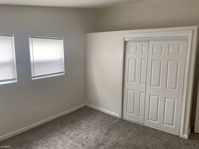 Foto del edificio - 23449 Reynolds Ave