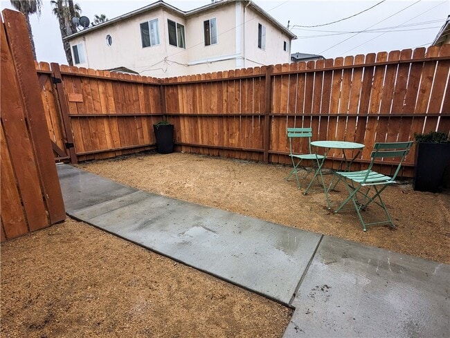 Building Photo - 6105 S Hobart Blvd