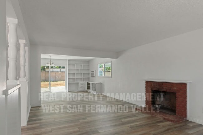 Foto del edificio - 7749 Kentland Ave