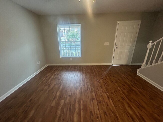 Building Photo - 940-102 Glenn Street, West Columbia, SC 29169