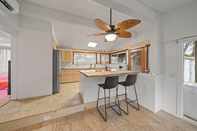 Kitchen - 19036 Genevieve Rd