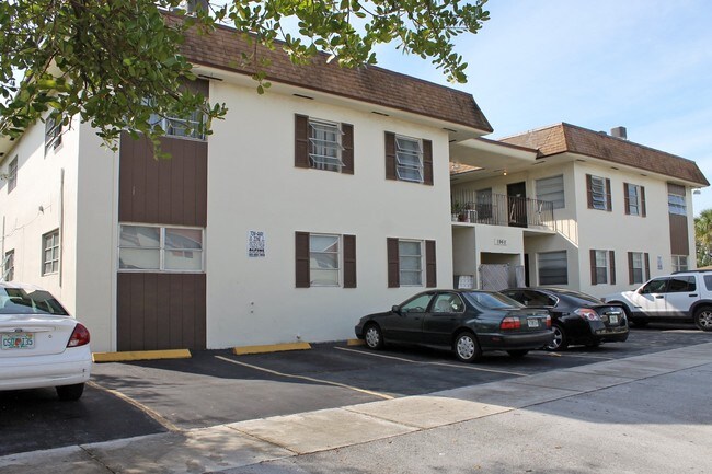 Foto del edificio - Kenwood Apartments