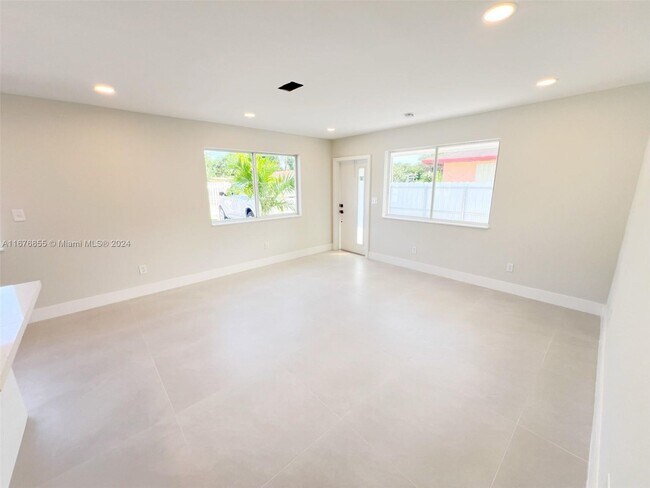Building Photo - 850 NW 109th St