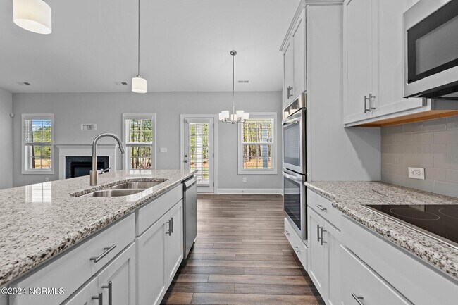 Building Photo - 324 Pine Laurel Dr