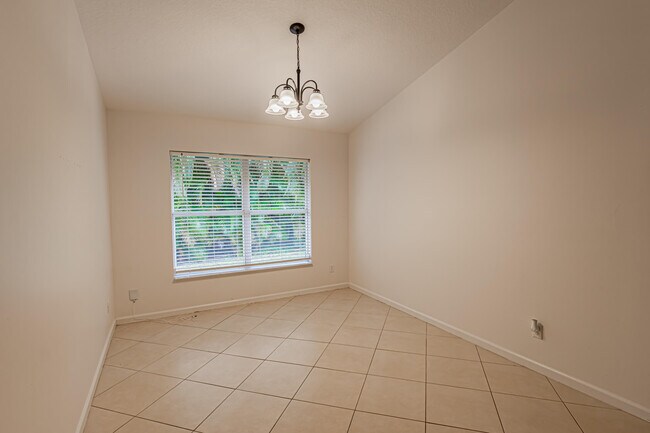 Foto del edificio - 1325 SW California Blvd