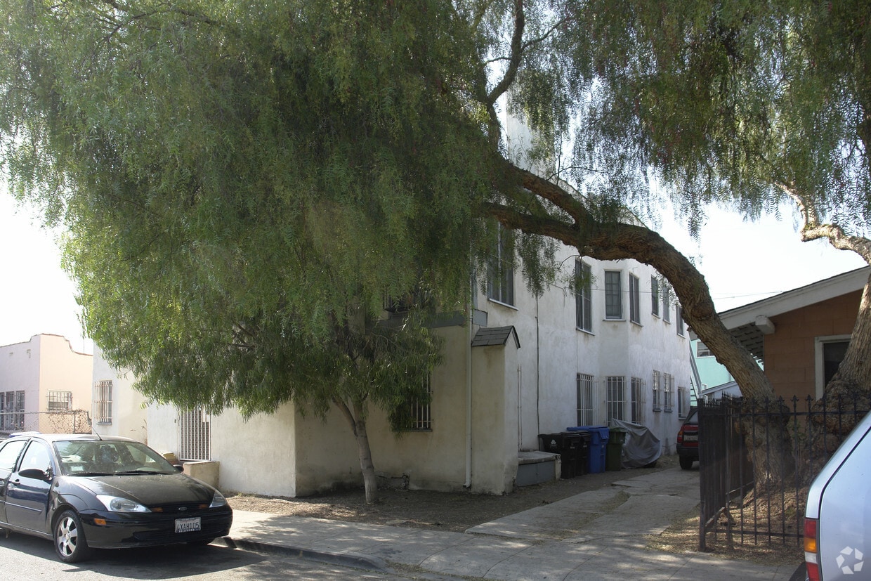 Building Photo - 5353 La Cresta Ct