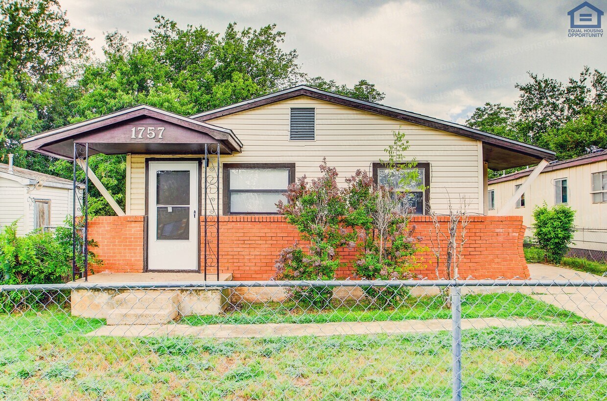Foto principal - 1757 SW 13th St