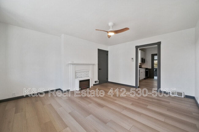 Building Photo - 2104 Straubs Ln