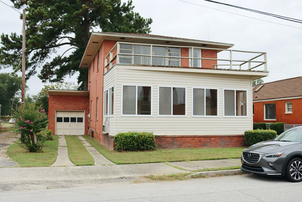 Primary Photo - 308 S Main St