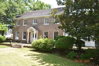 Building Photo - 1211 River Rd