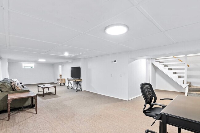 Foto del edificio - 813 Riderwood Dr