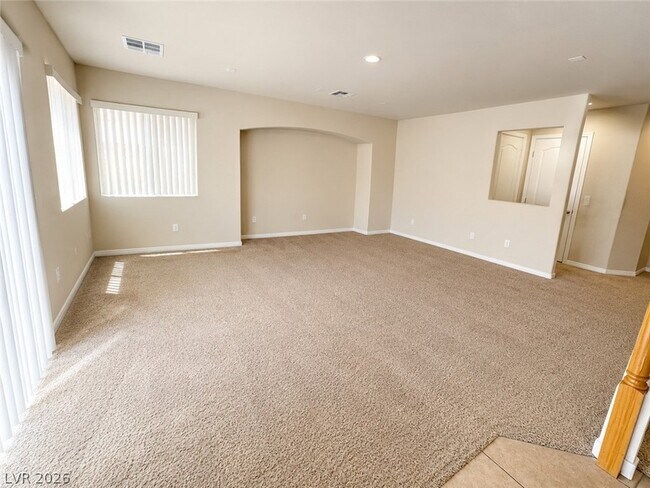 Foto del edificio - 409 Orchid Oasis Ave