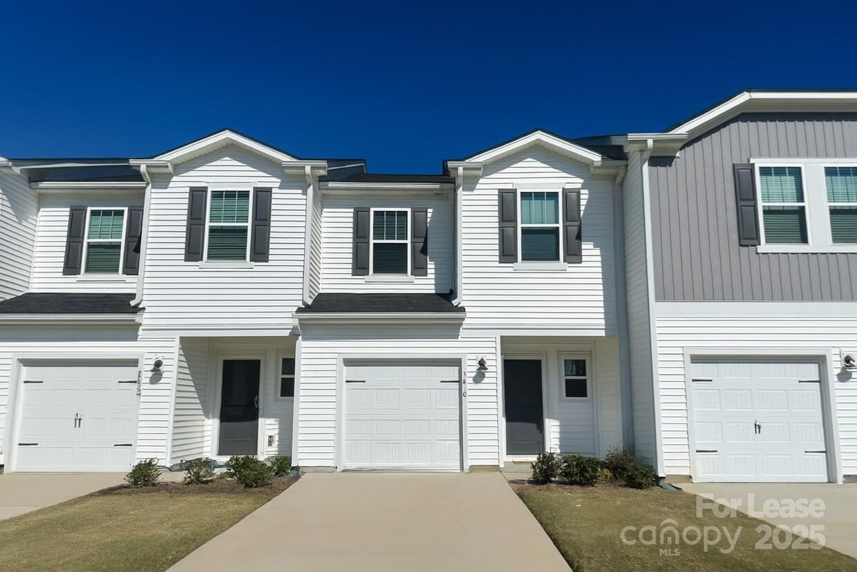Foto principal - 3610 Backwater St