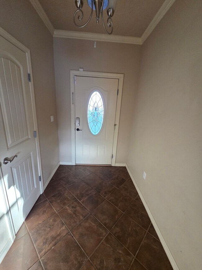 Building Photo - Beautiful 4 bedroom 2 bath home for rent
