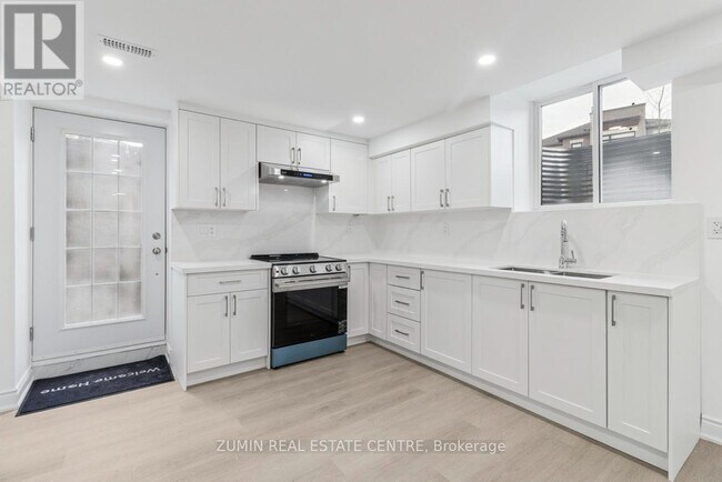 Building Photo - 151 Coldwell Bay Cir