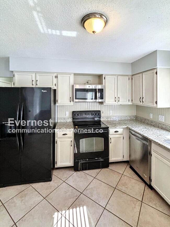 Foto del edificio - 823 Haversham Dr