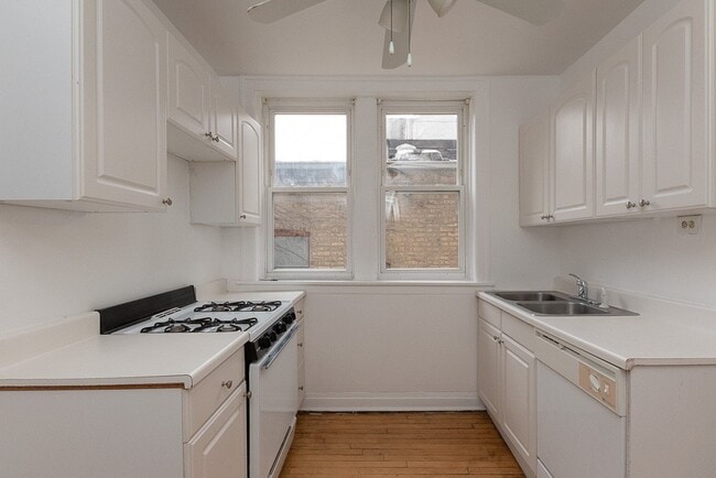 Building Photo - 4409 N Kenneth Ave