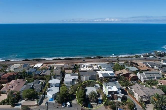 Aerial Photo - 1380-1382 Summit Ave