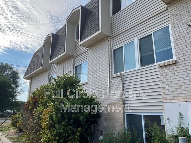 Building Photo - 1640 N 56th St