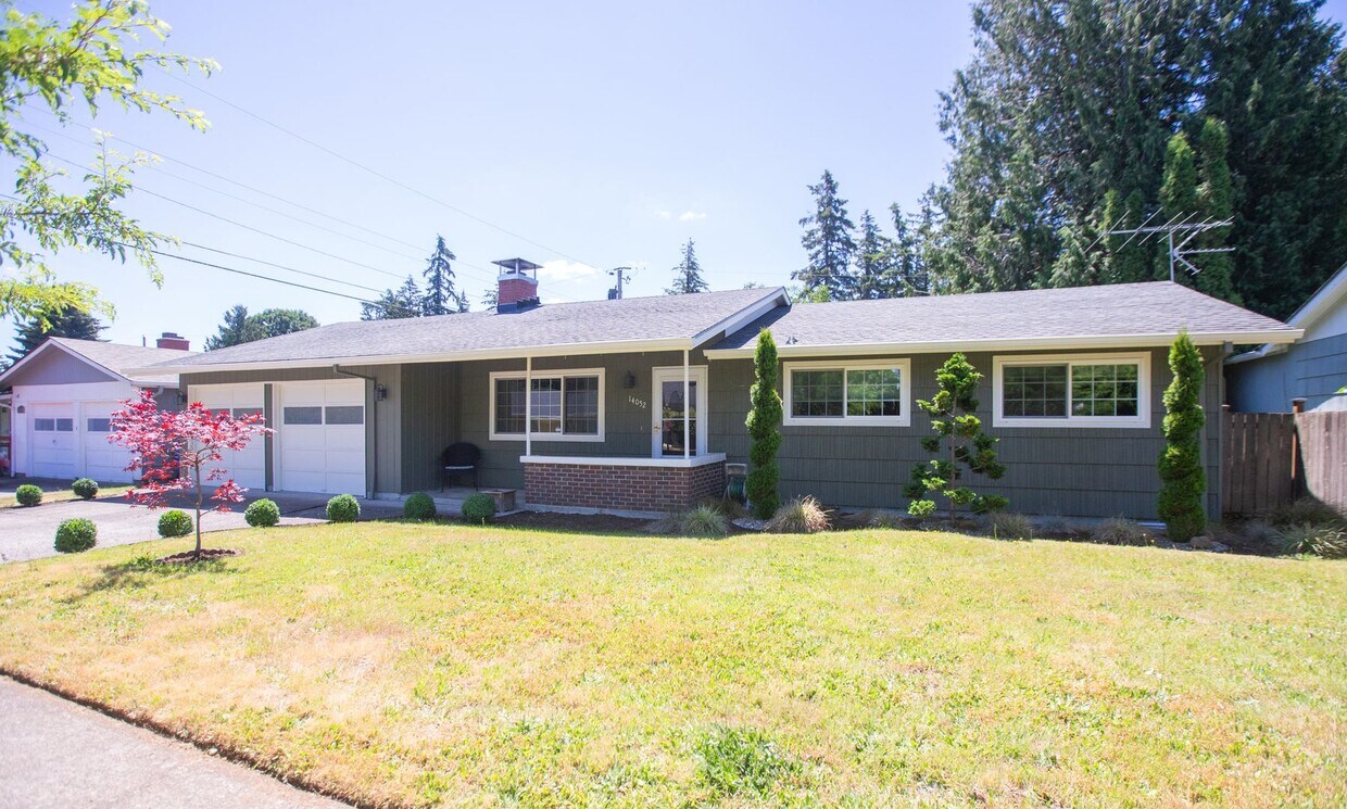 Foto principal - SE Portland 3 Bedroom Home with Amazing Ou...