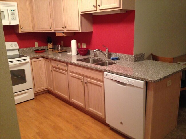 Foto del edificio - 7307 N Port Washington Rd