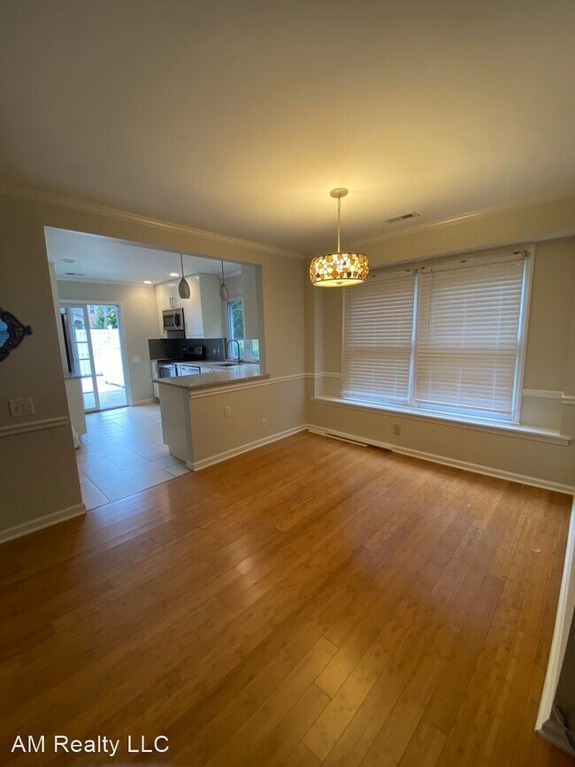 Building Photo - 2 br, 2.5 bath House - 7229 Meeting St