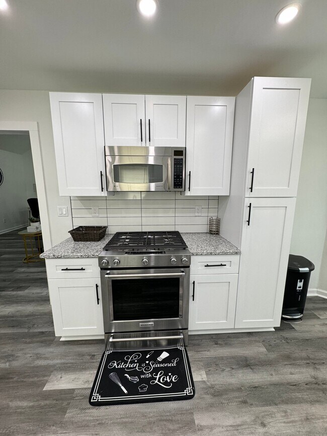 Foto del edificio - 2322 Red Rose Ln