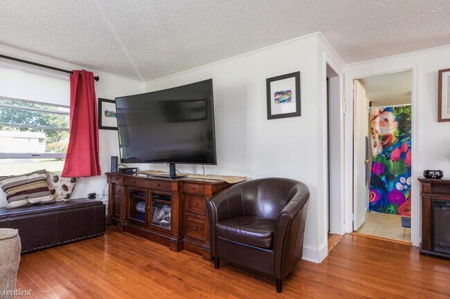 Building Photo - 1 br, 1 bath House - 7 Millbrook Rd