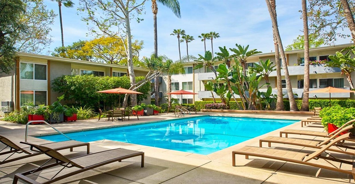 West Park Village Apartments in Los Angeles, CA