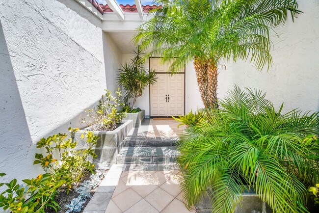 Building Photo - 6495 Caminito Northland