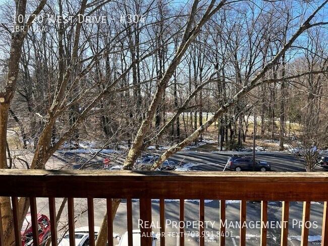 Foto del edificio - Spacious Condo- Great Fairfax City Location!