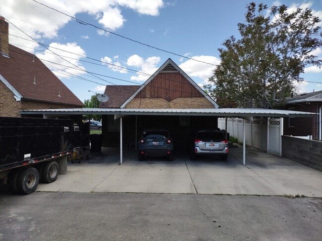 Building Photo - 210 E 4800 S
