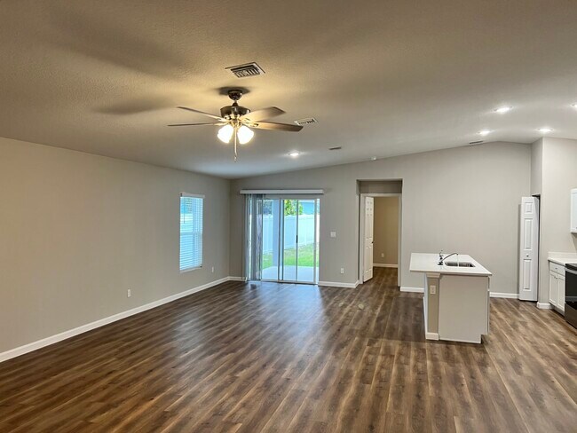 Foto del edificio - 2607 SW Ace Rd