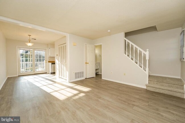 Foto del edificio - 19 Clipper Ct