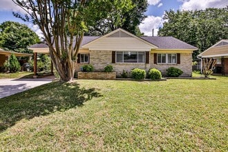 Building Photo - 4773 Quince Rd