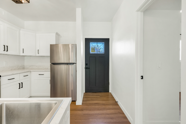 Foto del edificio - 205 W 25th St