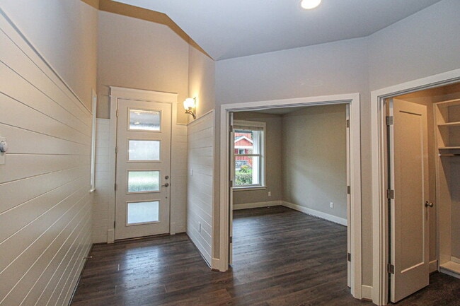 Building Photo - 1418 184th Pl SE