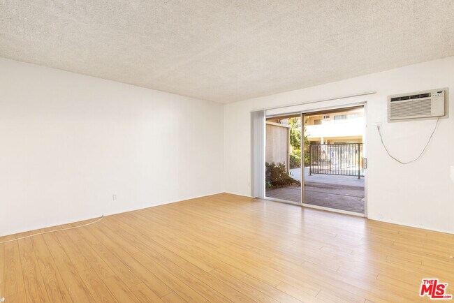 Building Photo - 1293 Garfield Ave