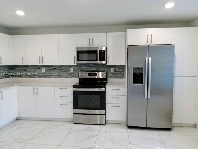 Building Photo - 25810 SW 144th Ave