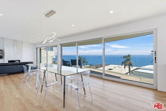 Foto del edificio - 18109 W Coastline Dr