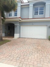 Building Photo - 2125 SW Cape Cod Dr