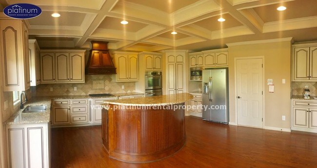 Building Photo - 9070 Maple Run Trl