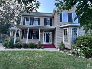 Building Photo - 8 Ellsworth Pl