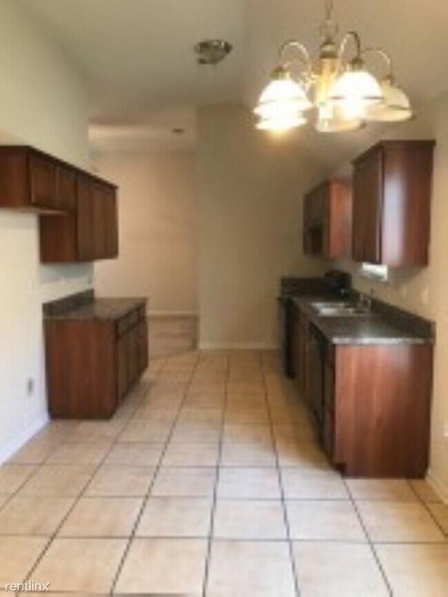 Building Photo - 10246 Sterling Ridge Dr