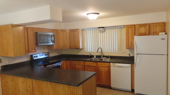 Kitchen - 2631 S University Blvd