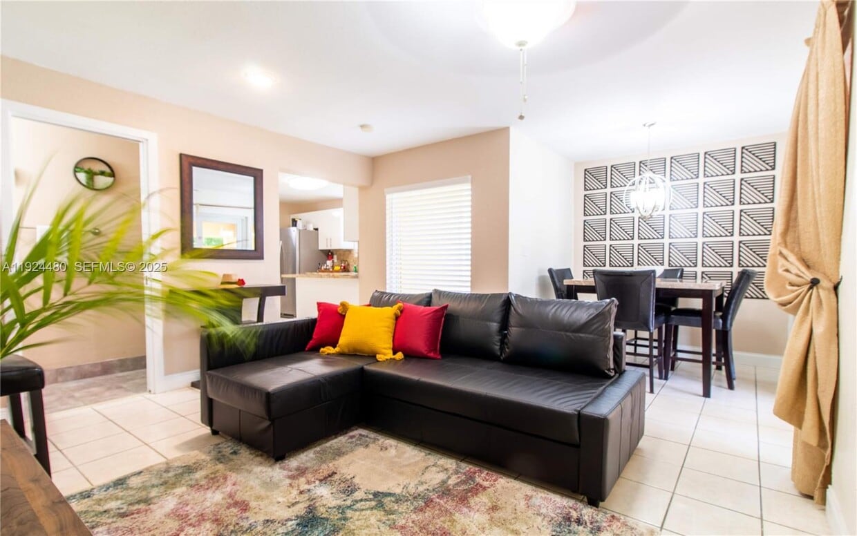 Foto principal - 985 SW 10th St