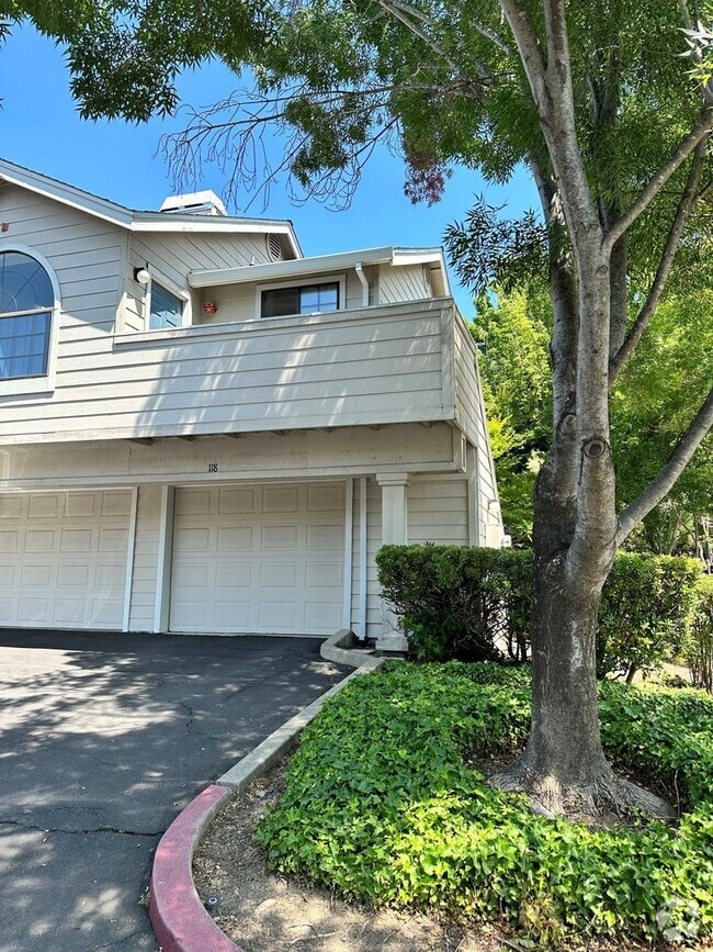 Building Photo - 118 Golden Gate Cir