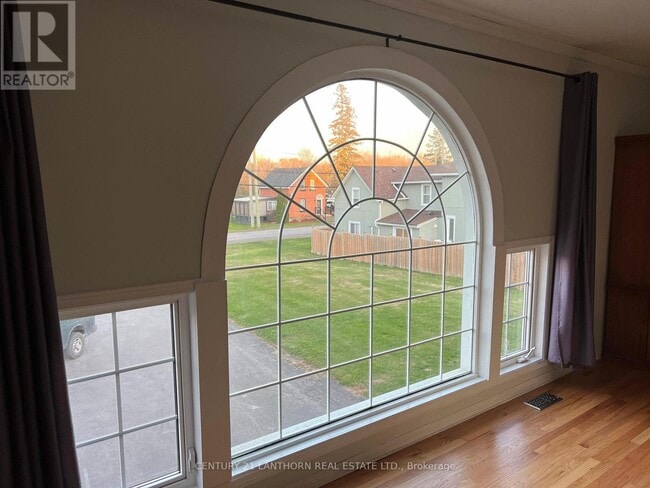 Building Photo - 735 County Rd 28